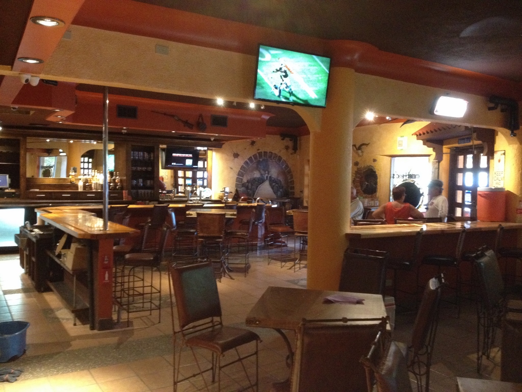 HammerHead's Dockside Bar & Grille Best sports bar in San Carlos